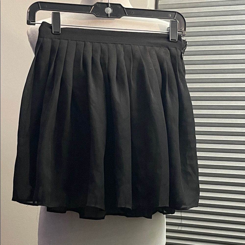 Forever 21 Black Women's Skirt - Solid Black
